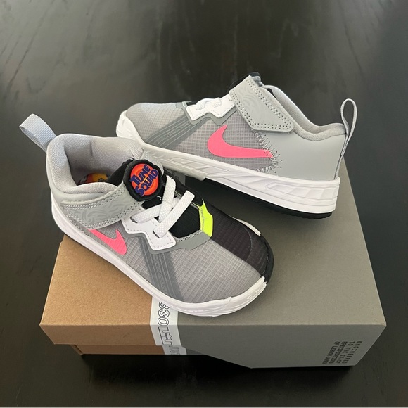 ✔️NIB✔️ NIKE Lebron 18 Low TD Space Jam Bugs vs Marvin - Picture 3 of 10